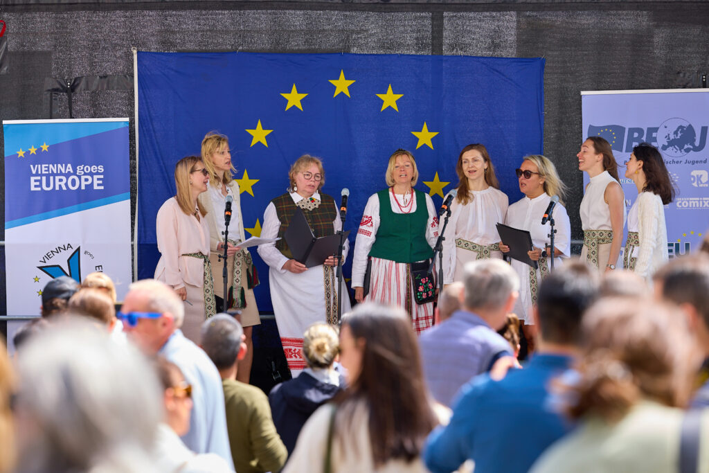 Ein Chor auf der Bühne