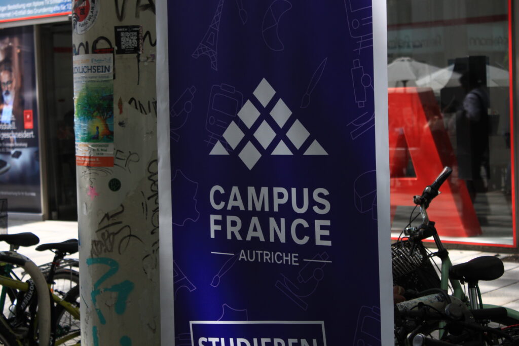 Rollup von Campus France Autriche