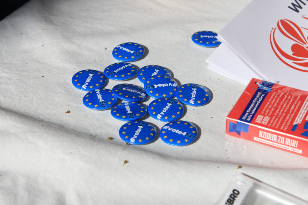 Buttons mit der Aufschrift #vote4EU
